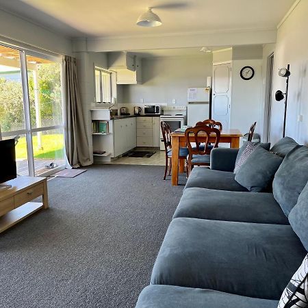 Gilmour Getaway Apartment Raglan Bagian luar foto
