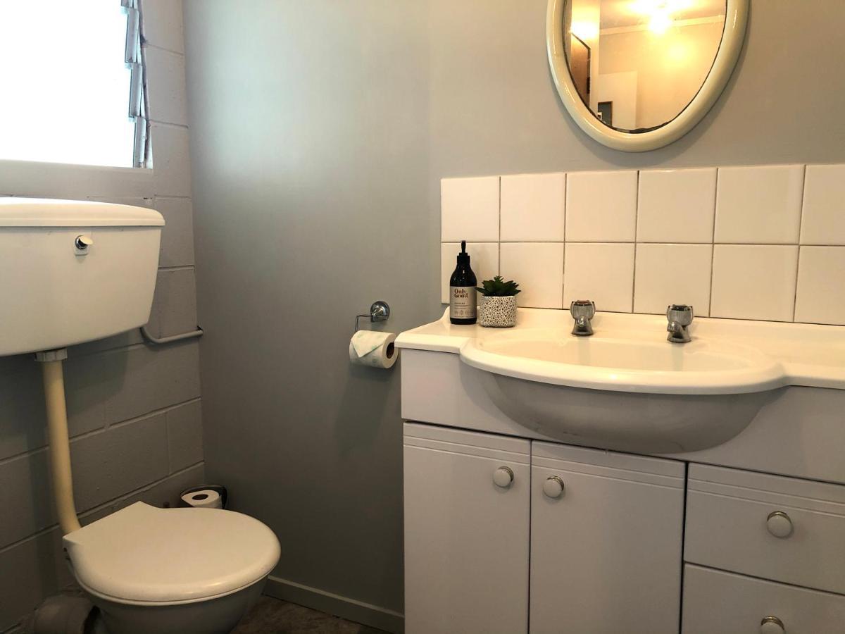 Gilmour Getaway Apartment Raglan Bagian luar foto