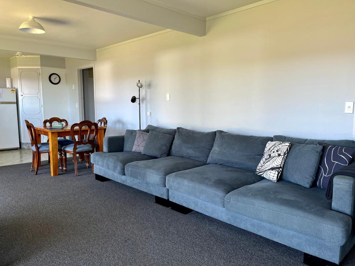 Gilmour Getaway Apartment Raglan Bagian luar foto